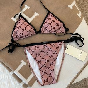 Re-poshing this gorgeous Gucci bikini!